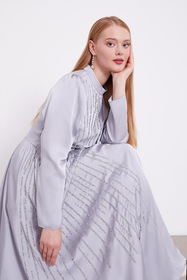 LevidorLevidor Gri Taş İşlemeli Abiye Saten Elbise