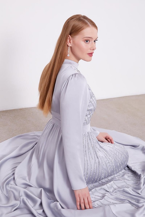 LevidorLevidor Gri Taş İşlemeli Abiye Saten Elbise