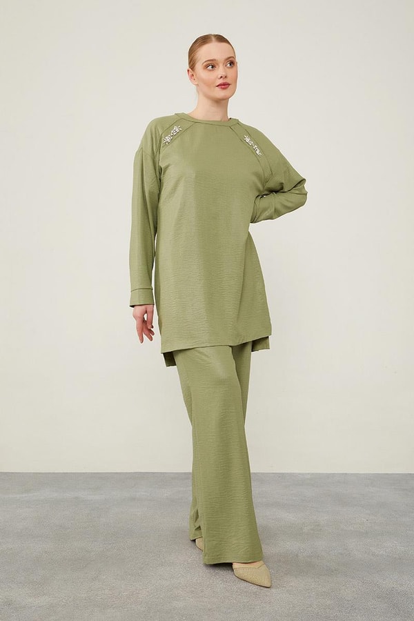 LevidorLevidor Haki Önü Taş İşlemeli Geniş Pantolonlu Tunik Takım