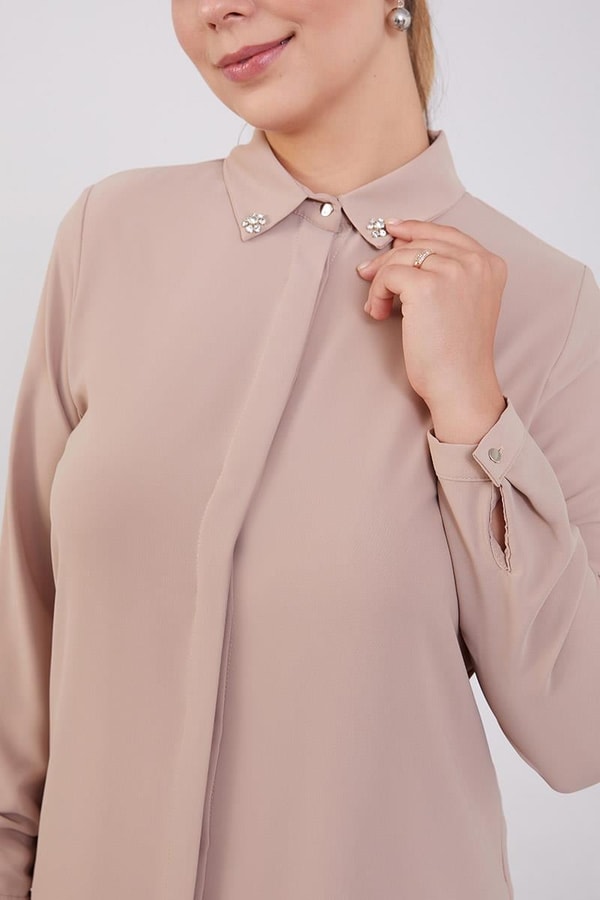 LevidorLevidor K.Bej Yakası Taşlı Uzun Gömlek