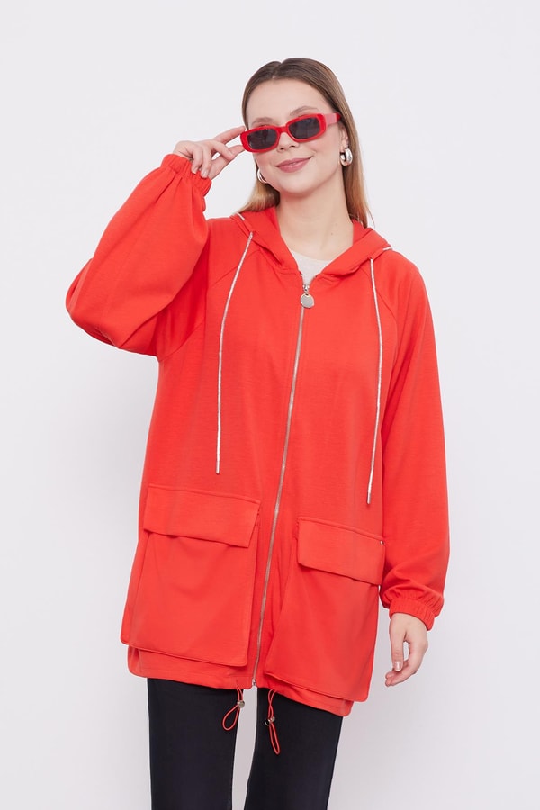 LevidorLevidor Kırmızı Kapüşonlu Taşlı İp Detaylı Kap