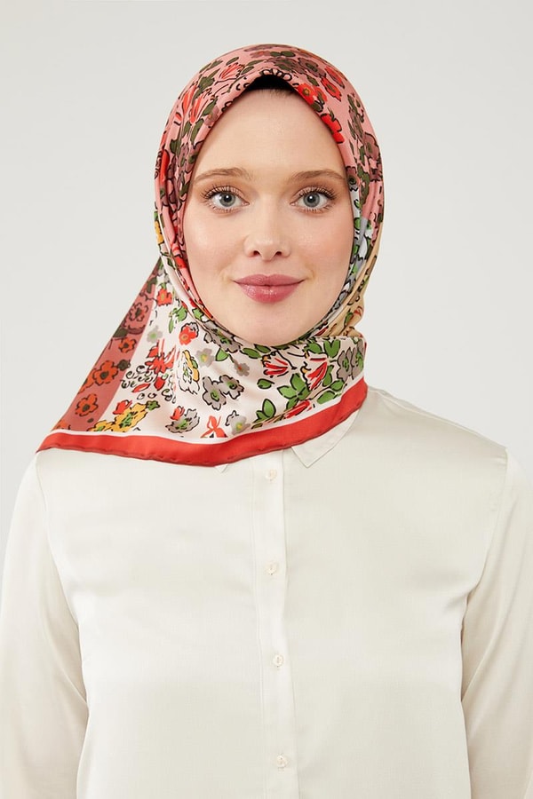 LevidorLevidor Kırmızı Mine Çiçeği Trend Twill Eşarp