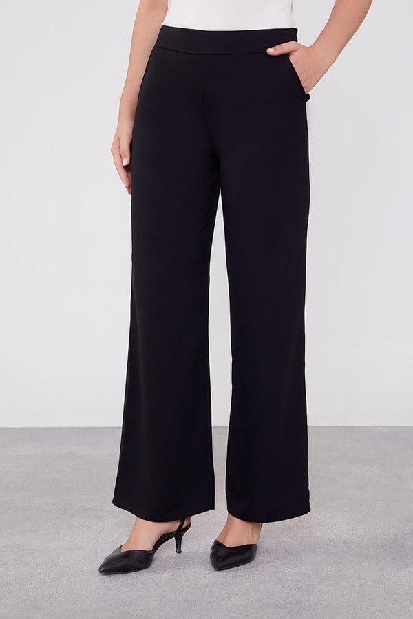 LevidorLevidor  Kolye Detaylı Şifon Tunik Takım