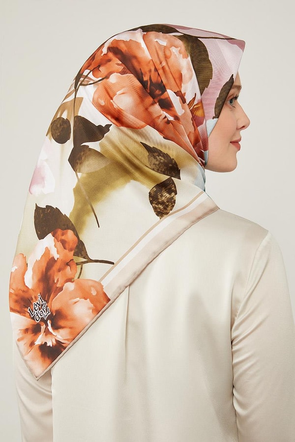 LevidorLevidor Krem Çiçek Desen Trend Twill Eşarp