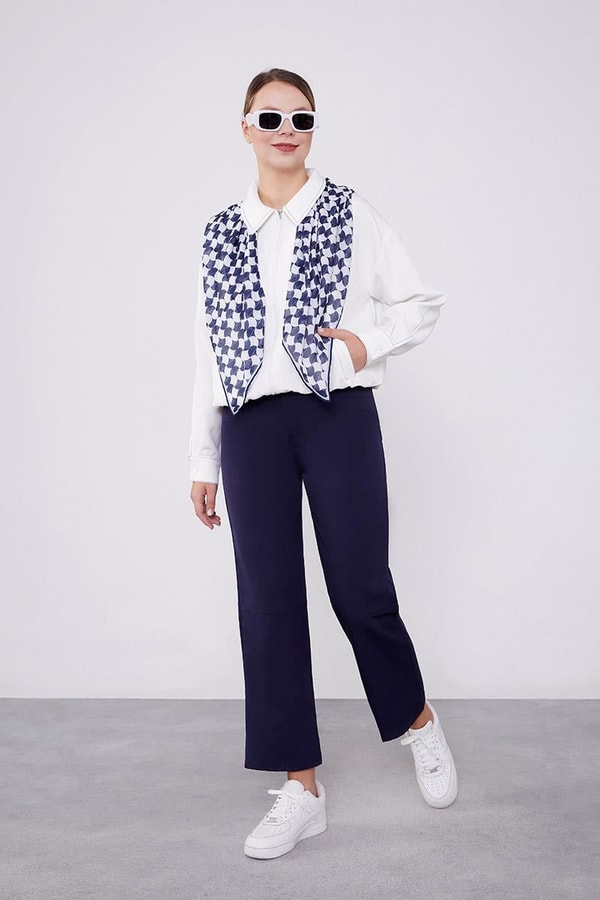 LevidorLevidor Lacivert Ekleme Tasarımlı Düz Paça Pantolon