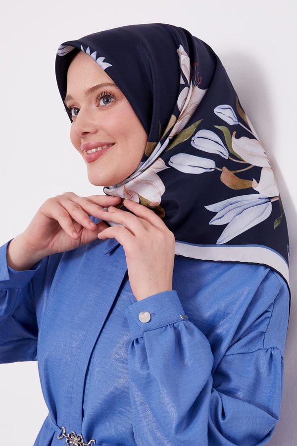 LevidorLevidor Lacivert Zambak Desen Twill Ipek Esarp