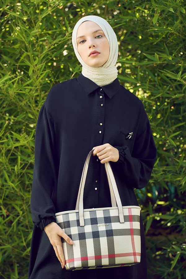 LevidorLevidor Siyah Cebi Broşlu Tunik