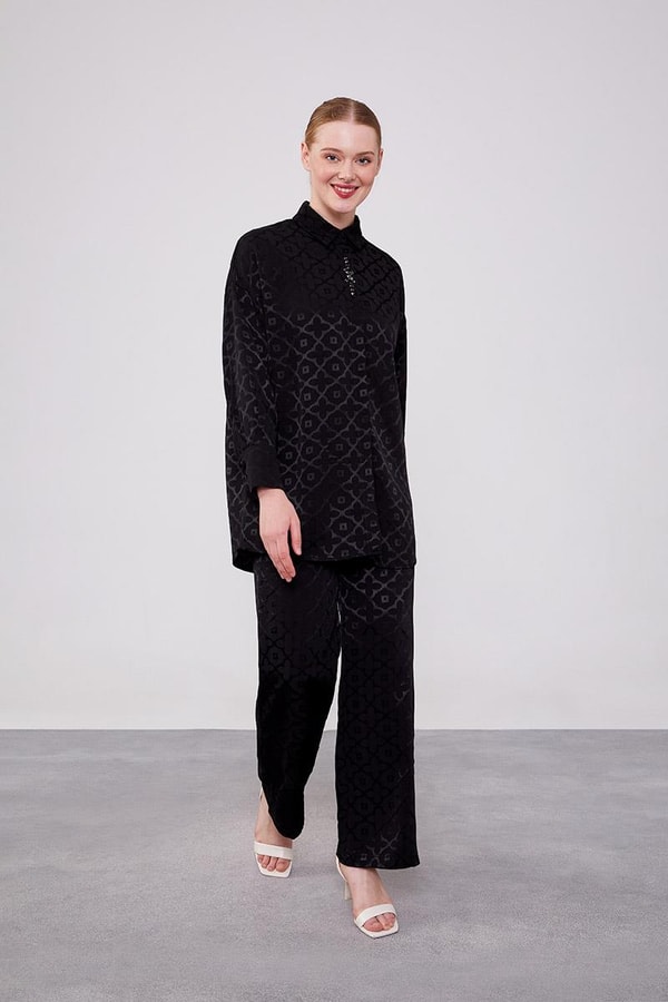 LevidorLevidor Siyah Çiçek Desen Jakarlı İkili Takım