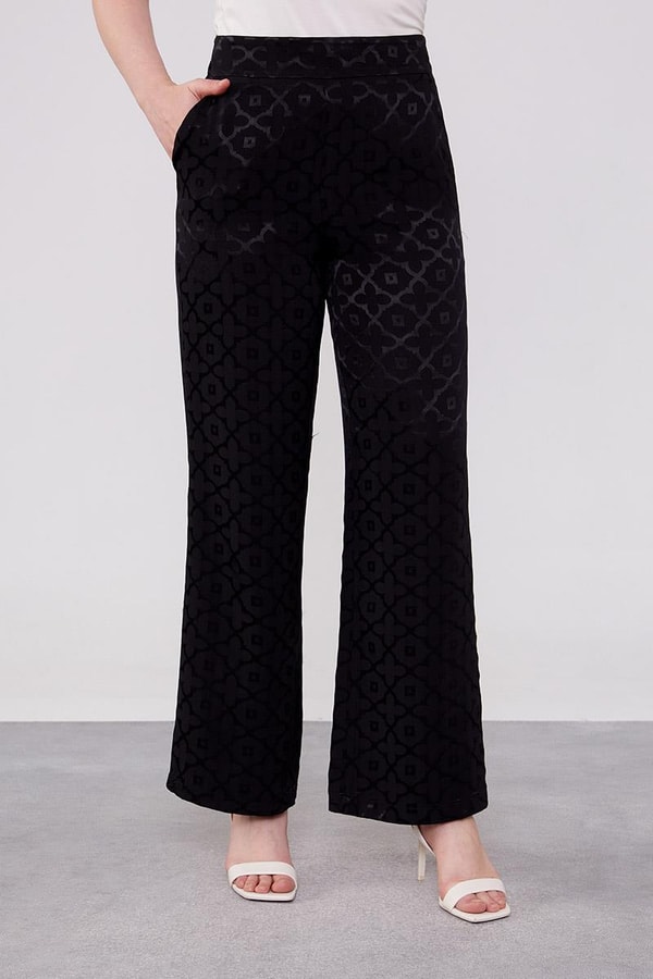 LevidorLevidor Siyah Çiçek Desen Jakarlı İkili Takım