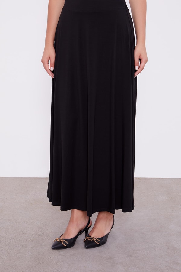 LevidorLevidor Siyah Düğme Kapamalı Etekli Takım