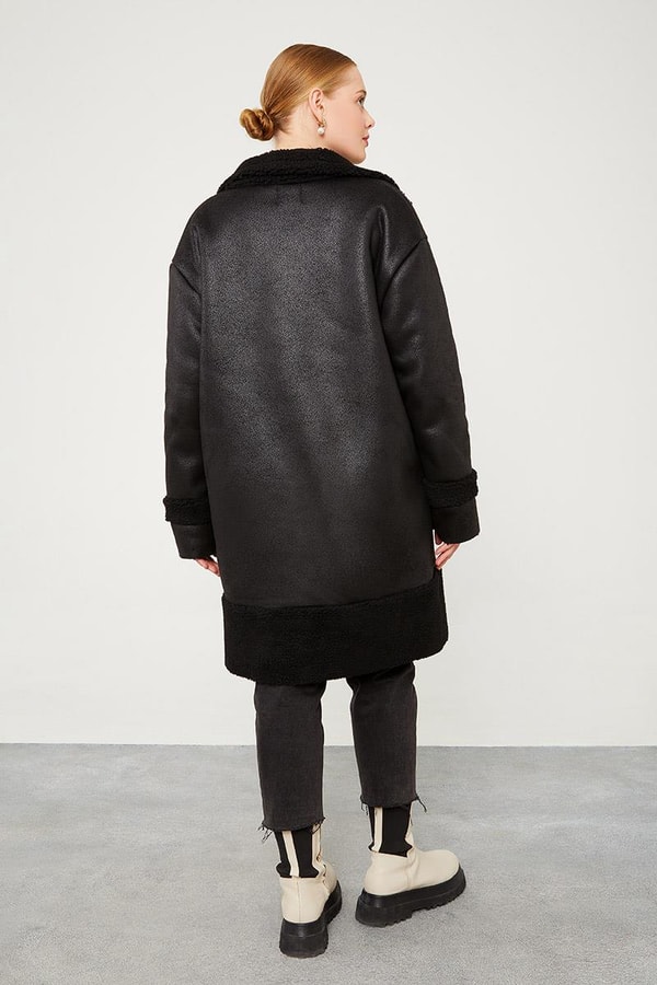 LevidorLevidor Siyah Düğme Kapamalı Yün Astarlı Suni Deri Kaban