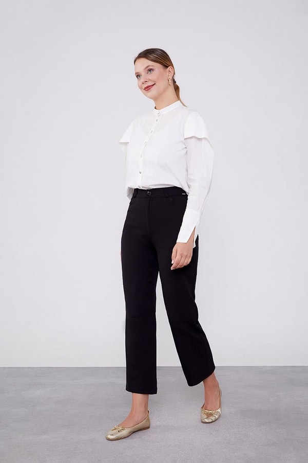 LevidorLevidor Siyah Ekleme Tasarımlı Düz Paça Pantolon