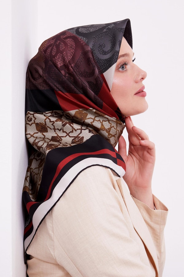 LevidorLevidor Siyah Etnik Desen Twil İpek Eşarp