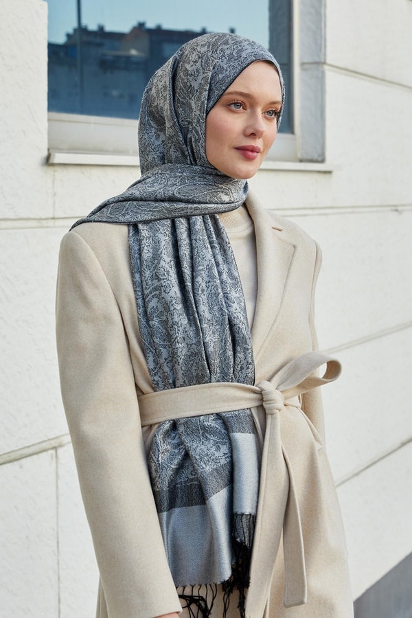 LevidorLevidor Siyah-Gri Püskülü Etnik İpek Şal