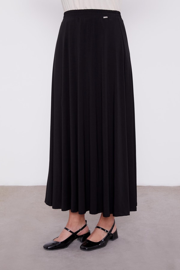 LevidorLevidor Siyah İnci Detaylı Etekli Takım