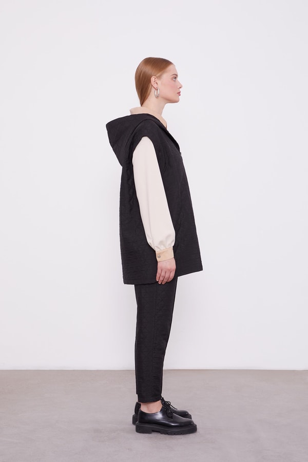 LevidorLevidor Siyah Kapitone Kapüşonlu Yelek