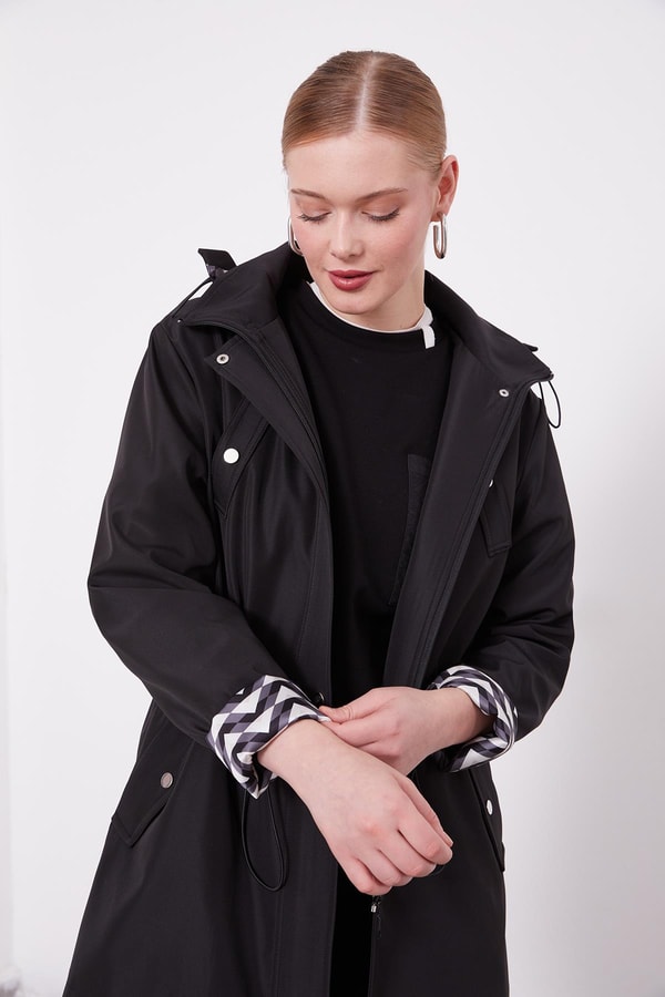 LevidorLevidor Siyah Kapüşonlu Beli İp Detaylı Kap