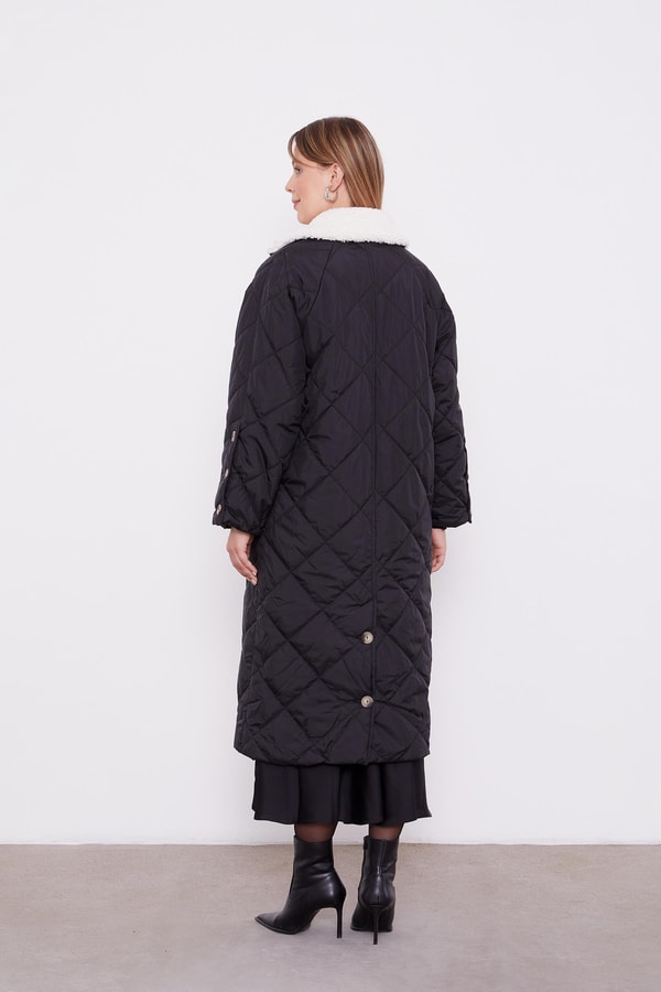 LevidorLevidor Siyah Kürk Detaylı Kapitone Mont