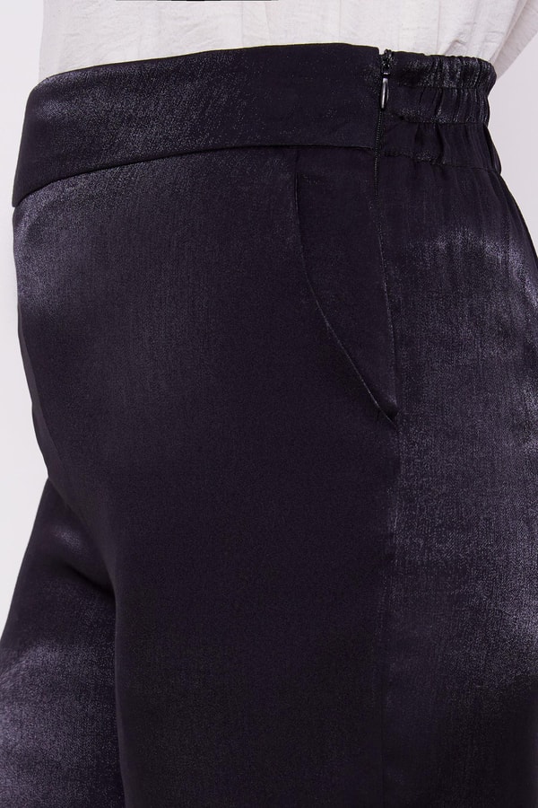 LevidorLevidor Siyah Omuz İşlemeli Saten İkili Takım