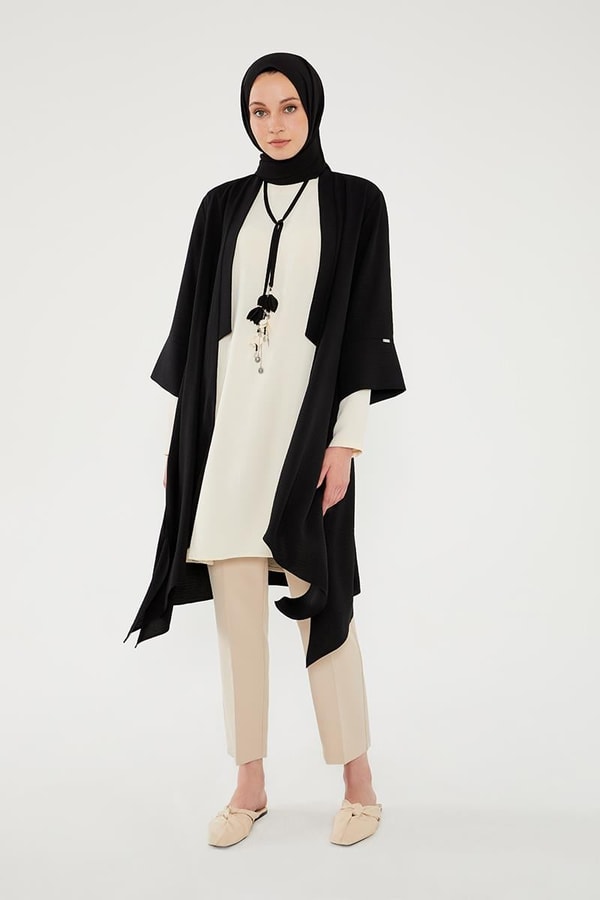 LevidorLevidor Siyah Önü İşlemeli İkili Takım