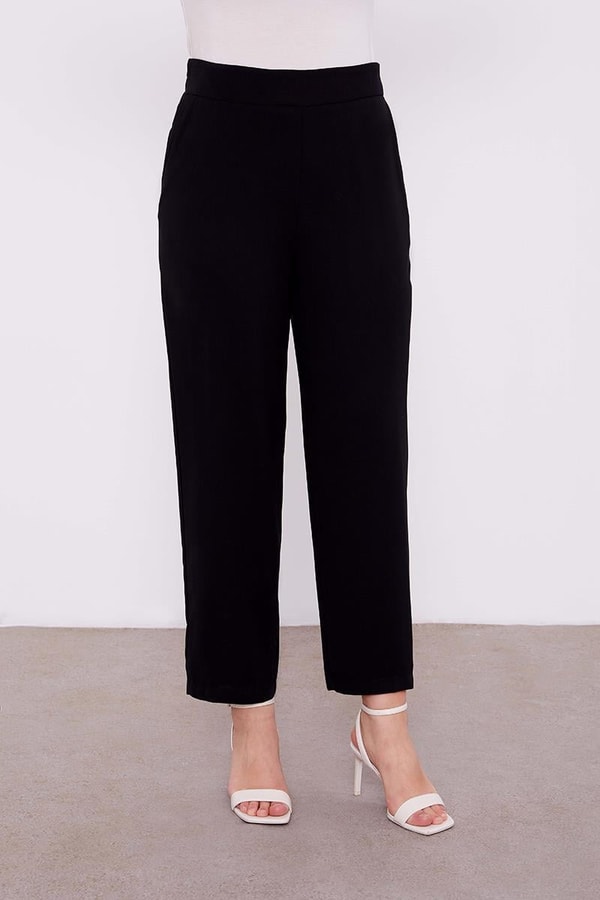 LevidorLevidor Siyah Payet İşlemeli Kuşak Bağlamalı Ceket Takım