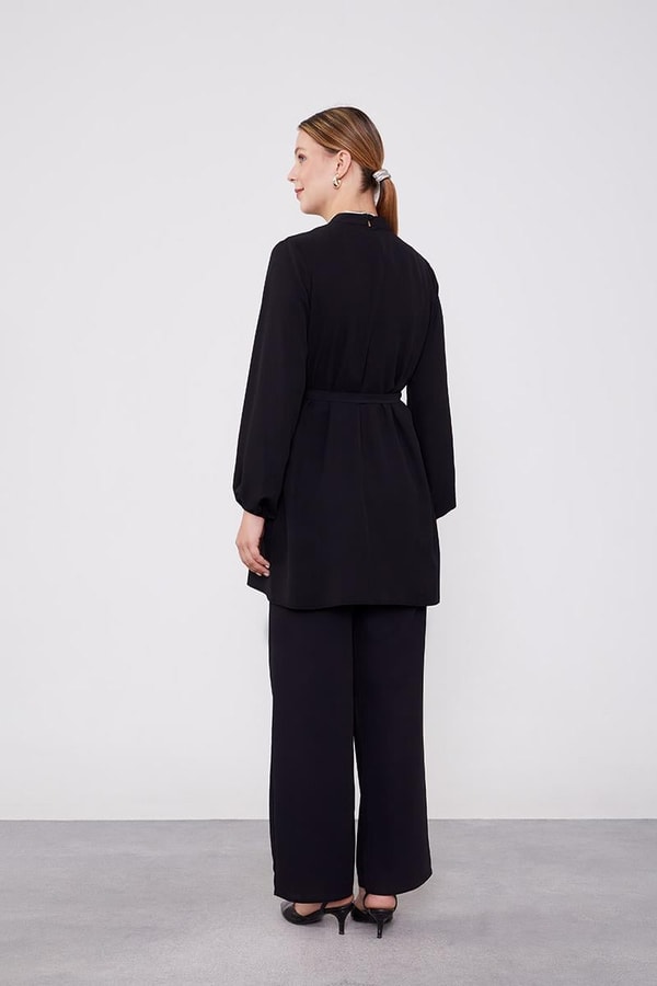 LevidorLevidor Siyah-Siyah Kolye Detaylı Şifon Tunik Takım