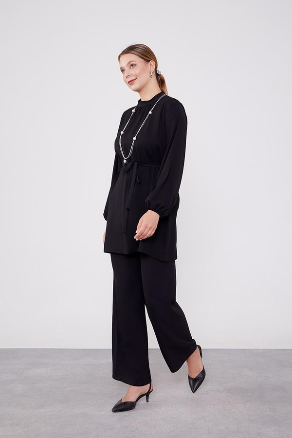 LevidorLevidor Siyah-Siyah Kolye Detaylı Şifon Tunik Takım