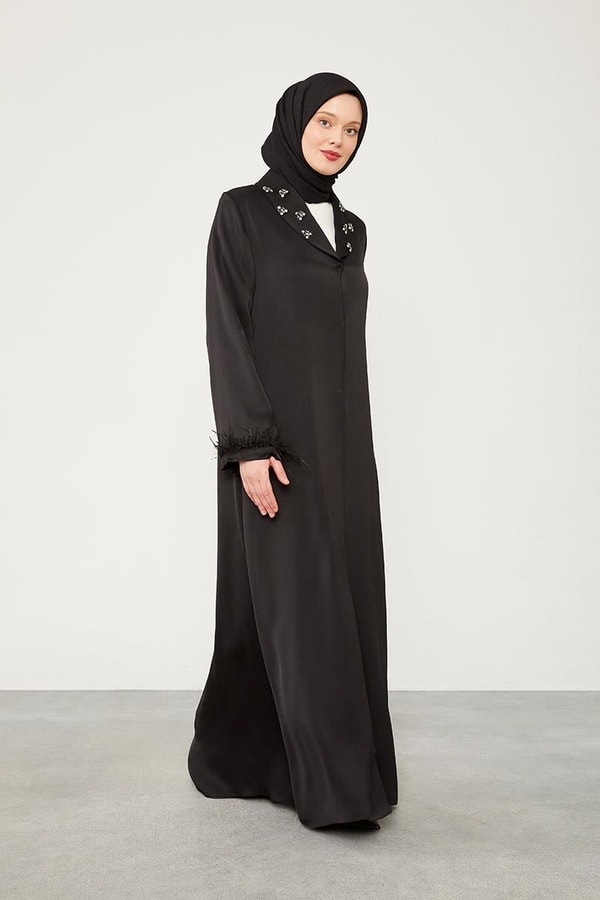 LevidorLevidor Siyah Tüy Detaylı Taş işlemeli Ferace