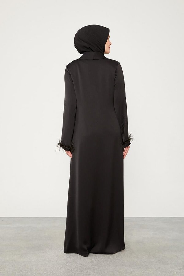 LevidorLevidor Siyah Tüy Detaylı Taş işlemeli Ferace