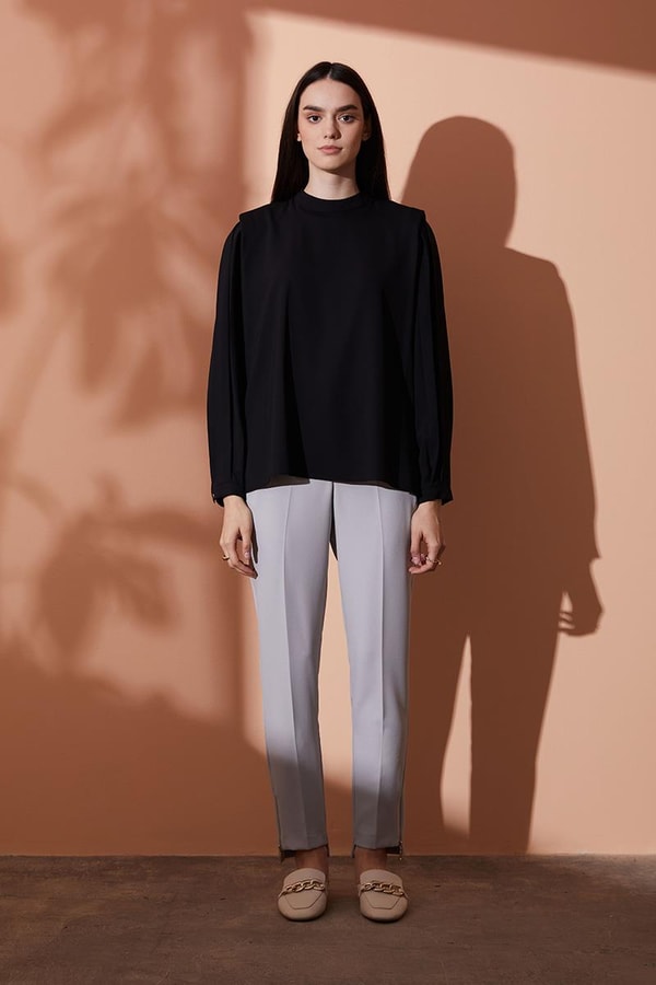 LevidorLevidor Siyah Vatkalı kısa bluz