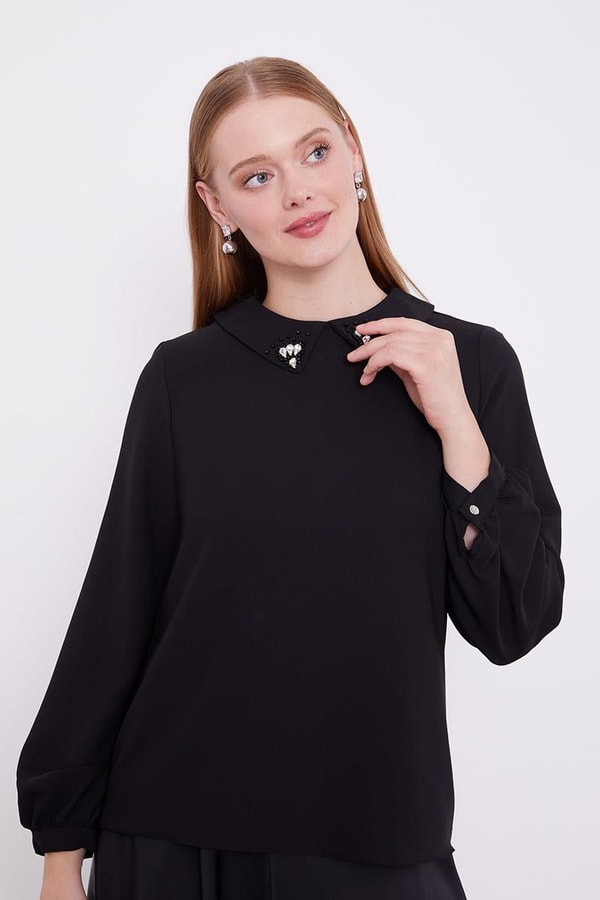 LevidorLevidor Siyah Yaka İşlemeli Bluz