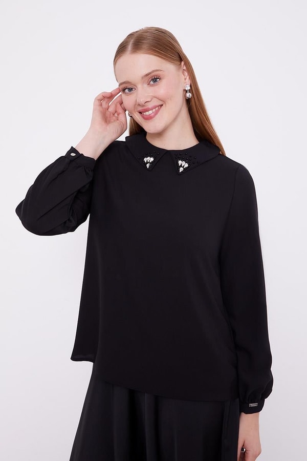 LevidorLevidor Siyah Yaka İşlemeli Bluz