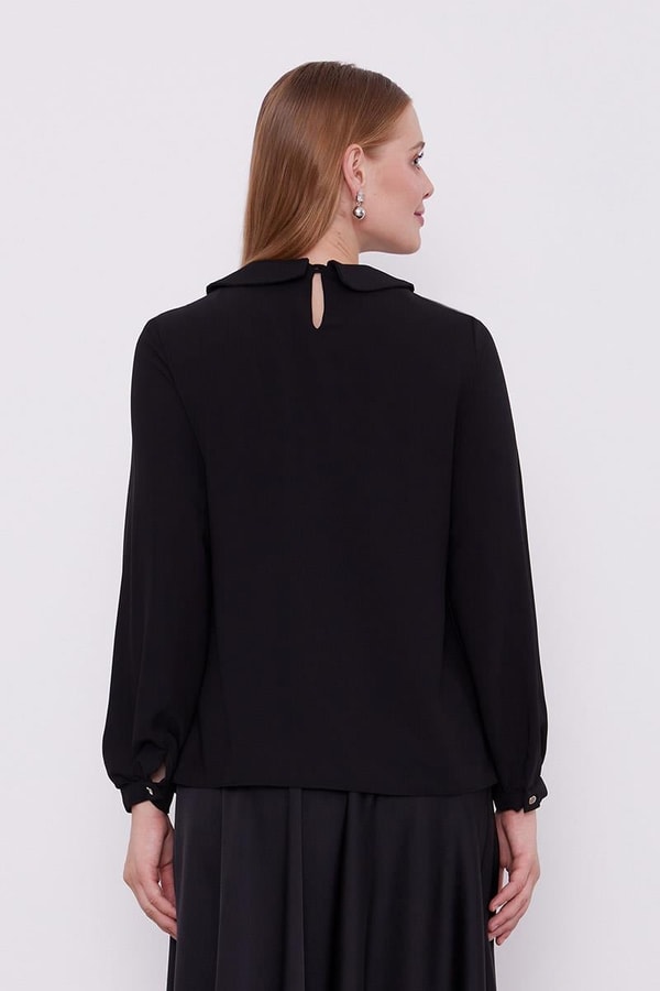 LevidorLevidor Siyah Yaka İşlemeli Bluz