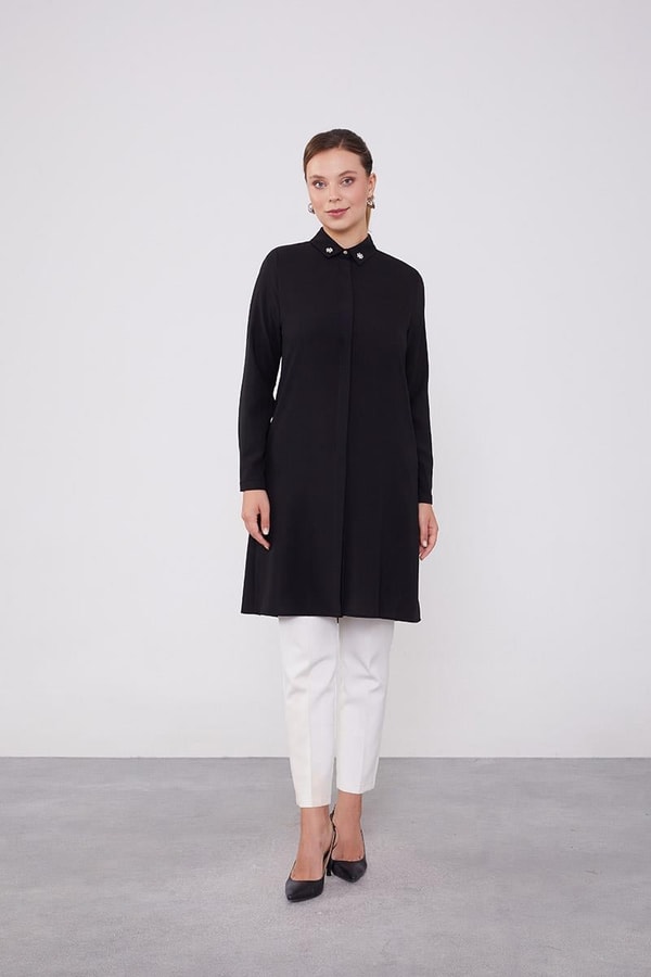 LevidorLevidor Siyah Yakası Taşlı Uzun Gömlek