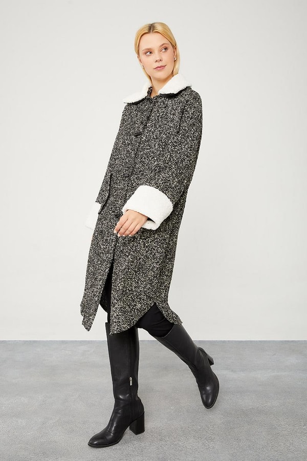 LevidorLevidor Siyah Yün Detaylı Kısa Kaşe Kaban