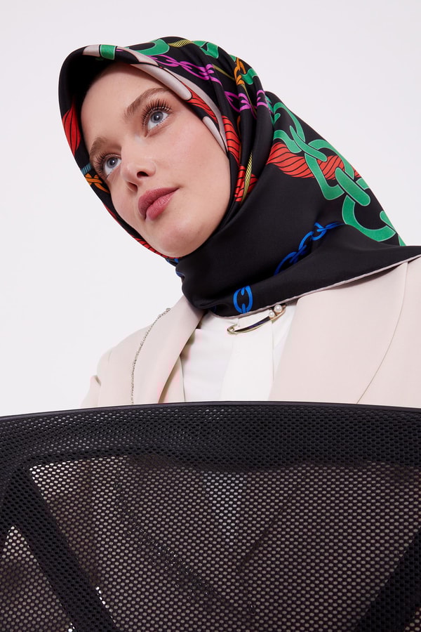 LevidorLevidor Siyah Zincir Desen Twill Ipek Eşarp