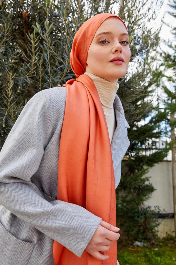 LevidorLevidor Yavruağzı Petek Desen Monogram İpek Şal