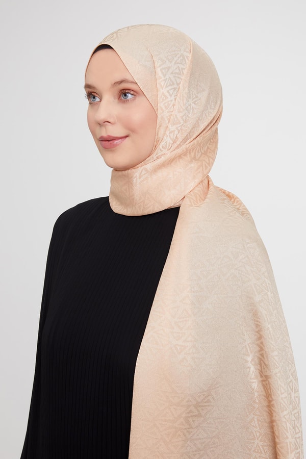 LevidorLevidor Yavruağzı Üçgen Desen Jakarlı Janjan Şal