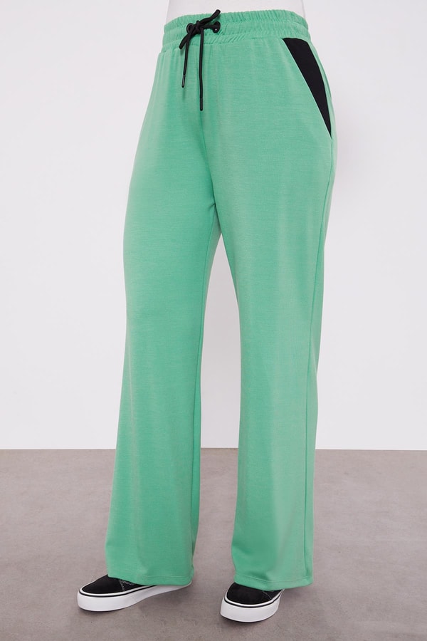 LevidorLevidor Yeşil İnci Detaylı Spor Takım