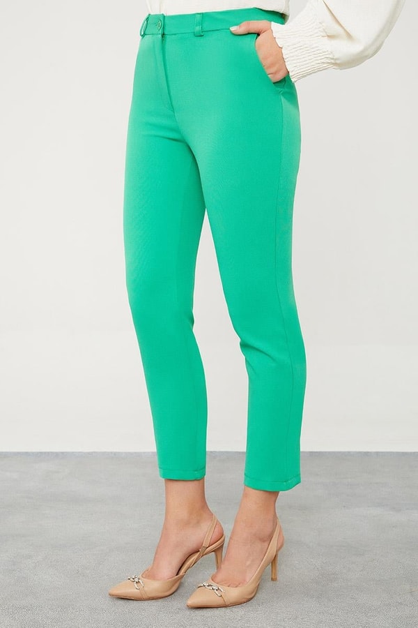LevidorLevidor Zümrüt Cep Detatlı Bilek Boy Pantolon