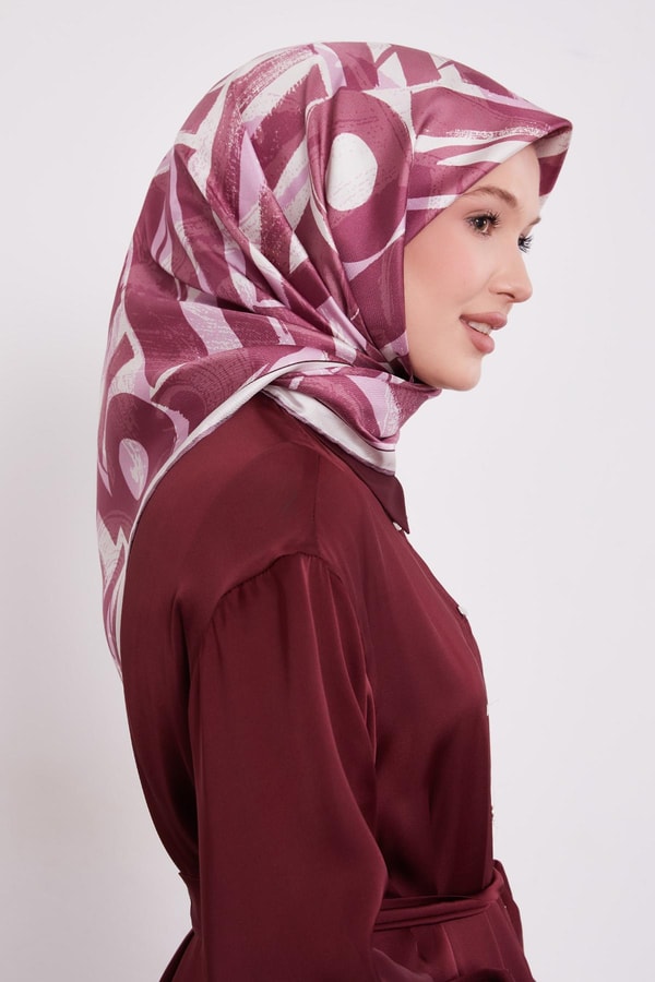 LevidorLila Harf Baskılı Twill İpek Eşarp