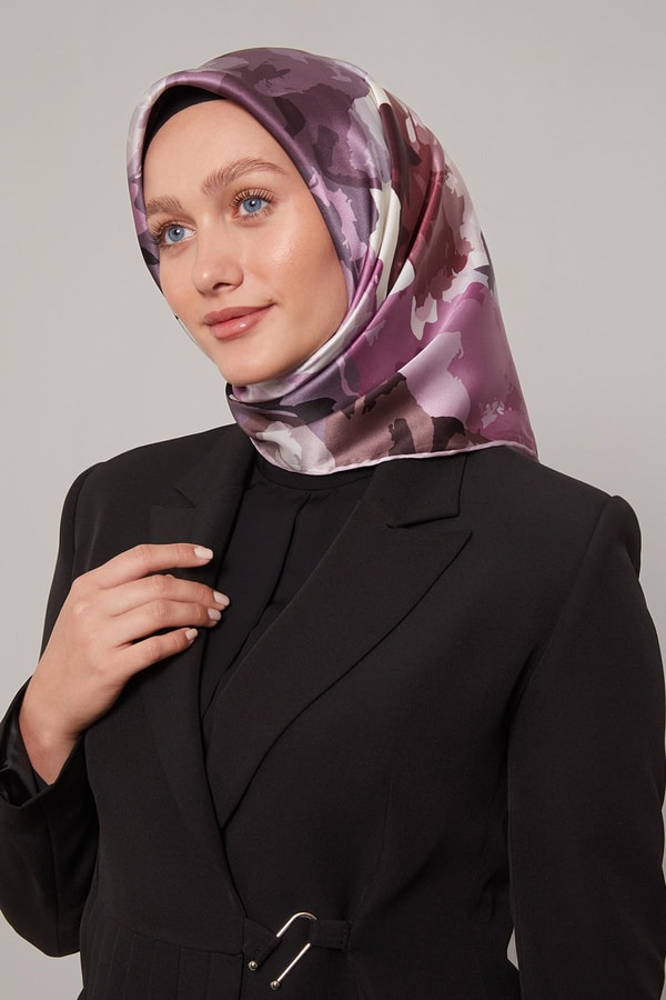 LevidorLila Soyut Çiçek Desen Sura İpek Eşarp