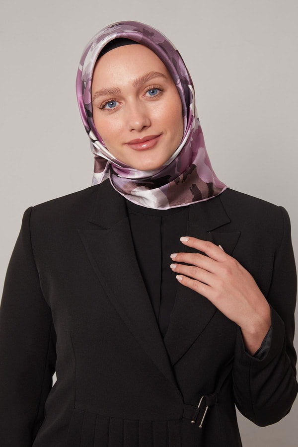 LevidorLila Soyut Çiçek Desen Sura İpek Eşarp