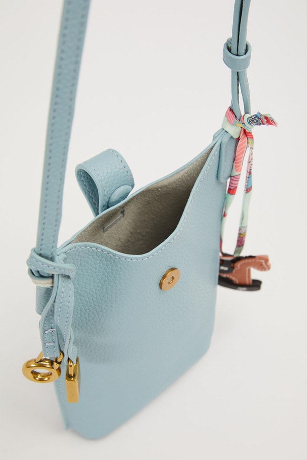 LevidorMavi Atlı Charm Detaylı Omuz Çantası