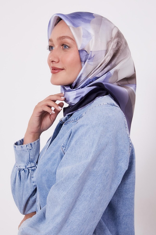 LevidorMavi Soft Çiçek Desen Sura İpek Eşarp