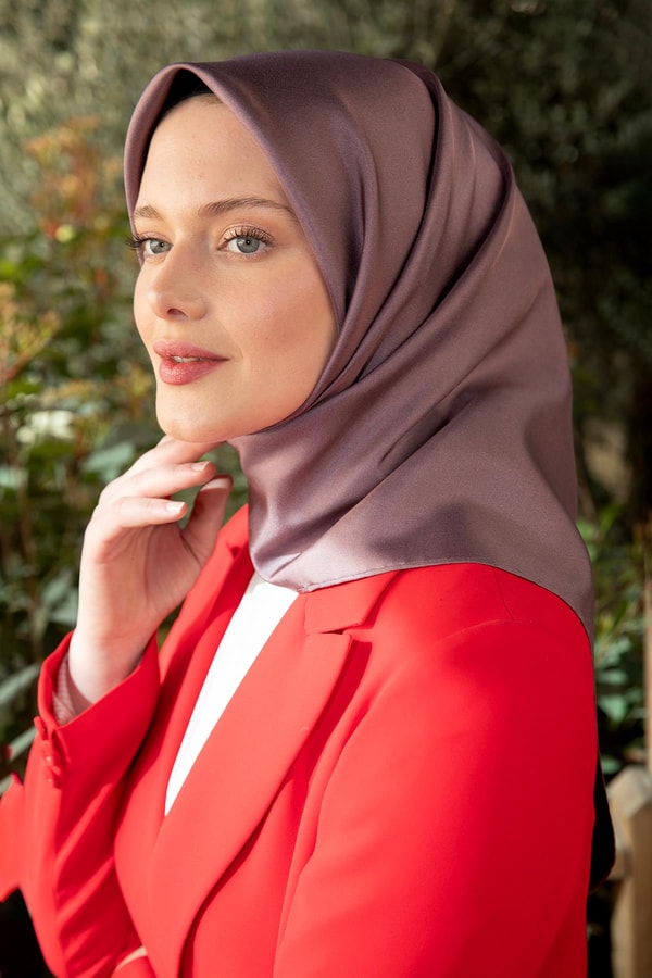 LevidorMenekşe Çift Taraflı Twill İpek Eşarp