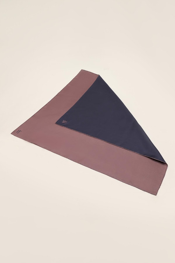 LevidorMenekşe Çift Taraflı Twill İpek Eşarp