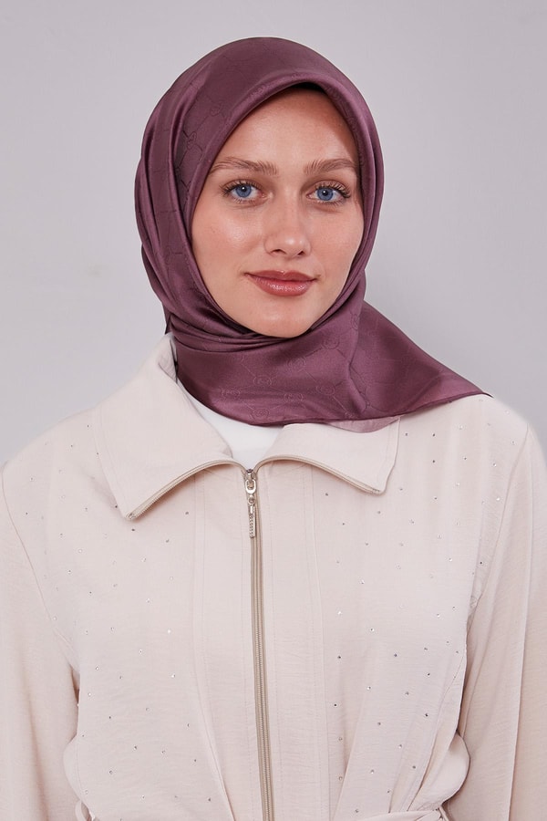 LevidorMenekşe Kenar Şeritli Monogram İpek Eşarp