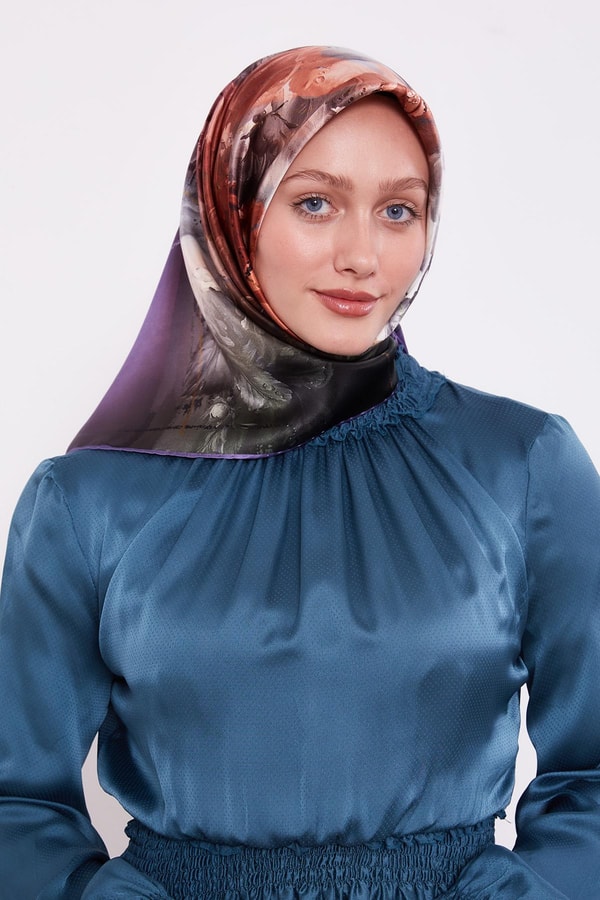 LevidorMor Menekşe Desen Sura İpek Eşarp