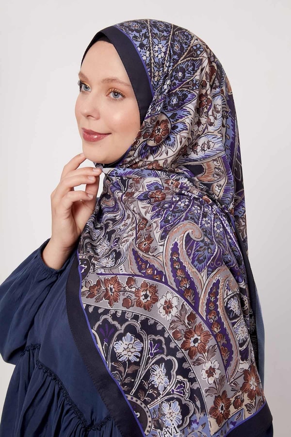 LevidorMorcivert Soyut Çiçek Desen Love Şal